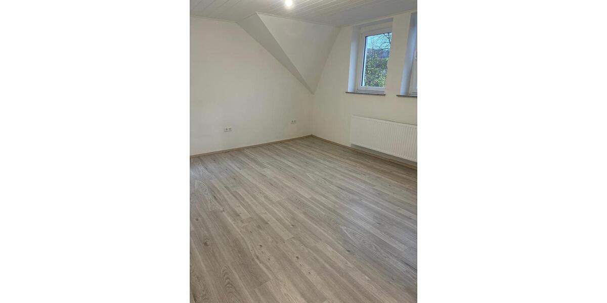 Dachgeschoßwohnung Hemer - 3 Zimmer, 75 m&sup2;, 695&euro; | Angebot:26324947