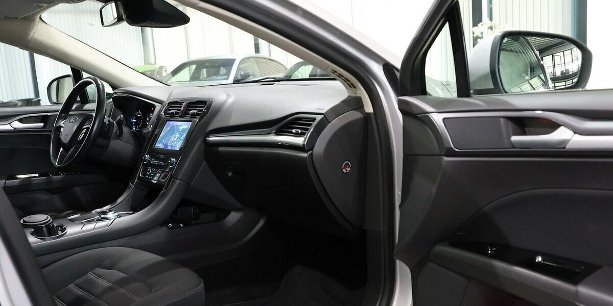 Ford Mondeo Tunier 2.0 EB / LED / NAVI+KAMERA / AHK 124.000 km 16.444 &euro; Hamm 59077