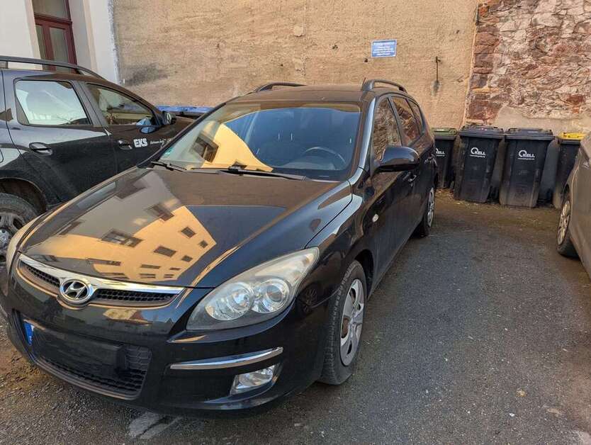 i30