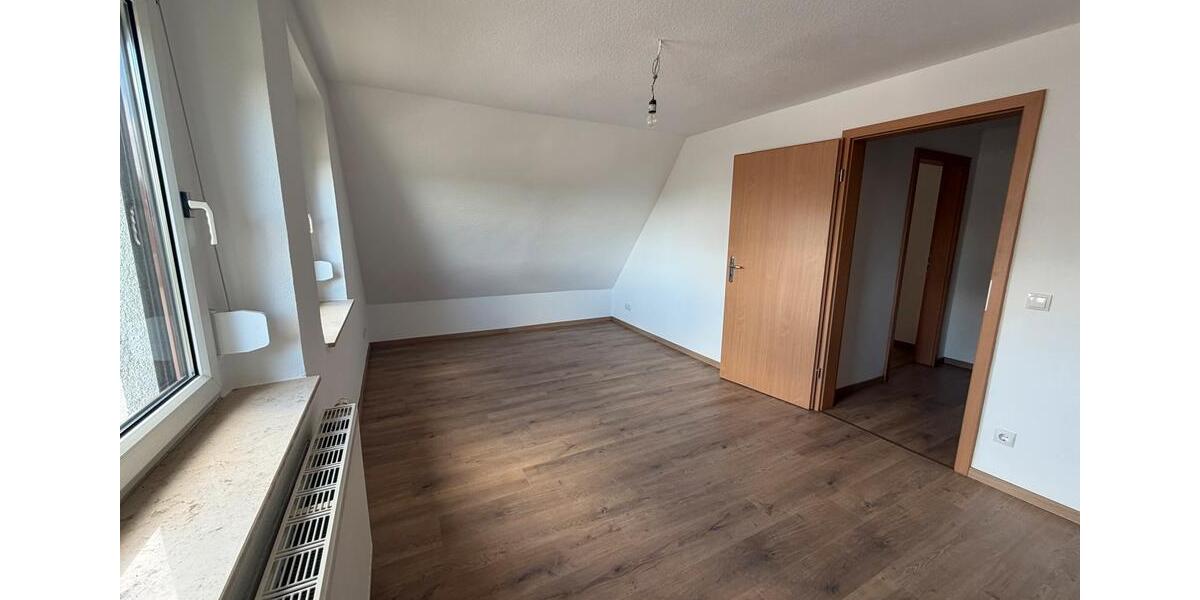 Einfamilienhaus Elsterwerda - 4 Zimmer, 90 m&sup2;, 1.100&euro; | Angebot:26675340