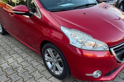 Peugeot 208 210.500 km 4.900 € Frankfurt am Main 60528