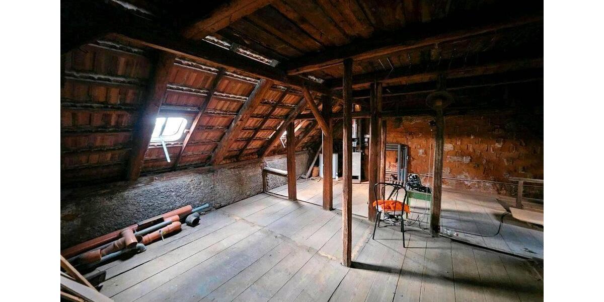 Mehrfamilienhaus, Wohnhaus Roßwein - 8 Zimmer, 140 m&sup2;, 689&euro; | Angebot:26550727