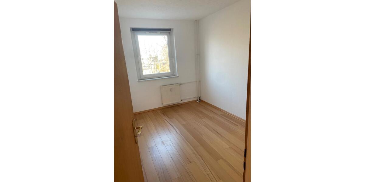 Etagenwohnung Cottbus Spremberger Vorstadt - 4 Zimmer, 68 m&sup2;, 544&euro; | Angebot:26417138