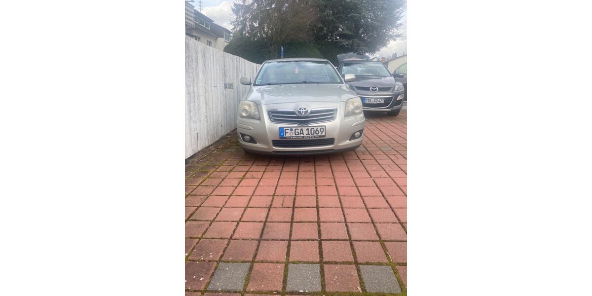 Toyota Avensis 368.000 km 2.000 &euro; Hattersheim am Main 65795