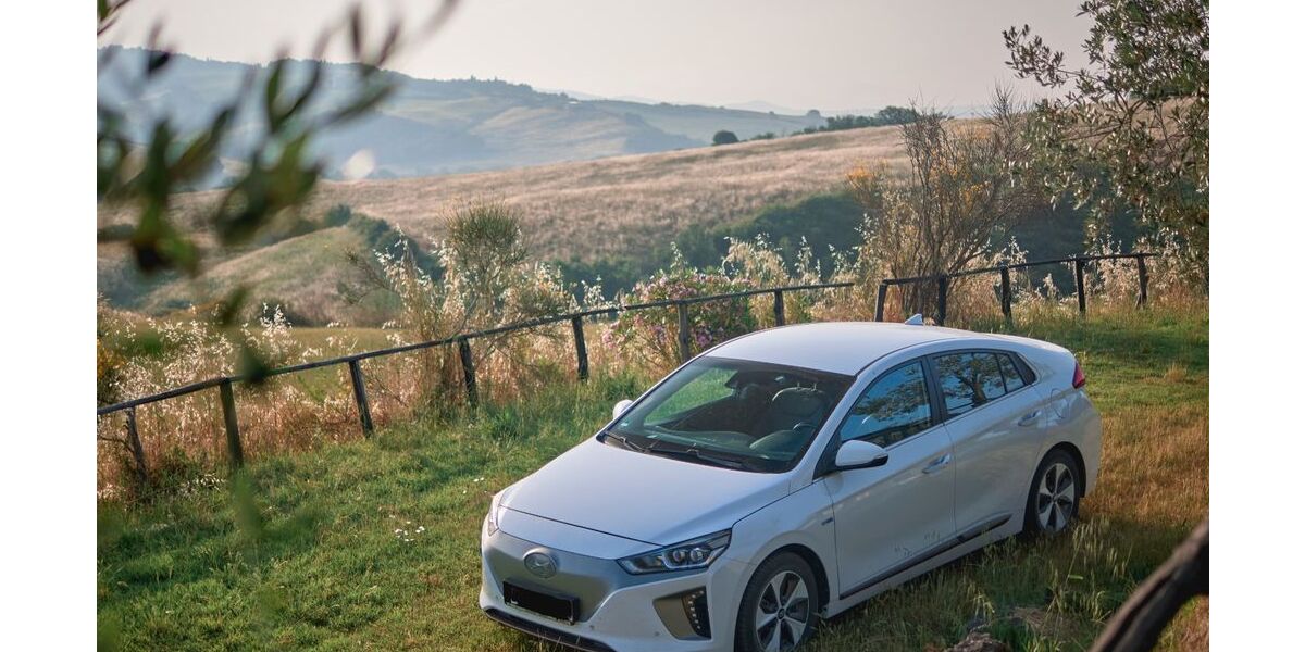 Hyundai IONIQ 68.500 km 13.800 € Sindelfingen 71069