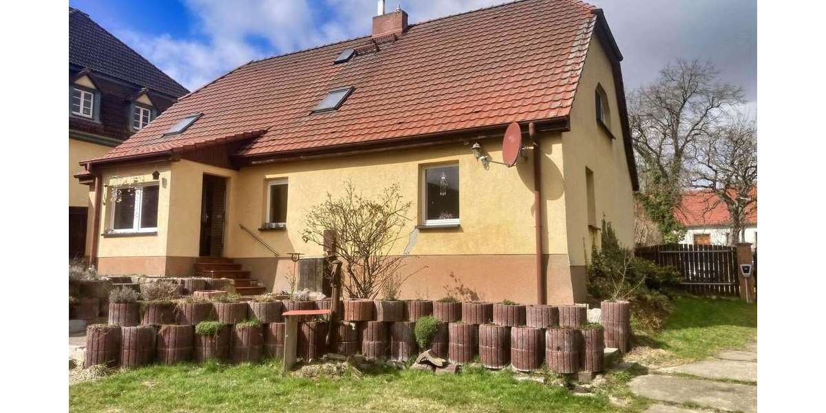 Einfamilienhaus Uckerfelde - 8 Zimmer, 138 m&sup2;, 230.000&euro; | Angebot:26780576