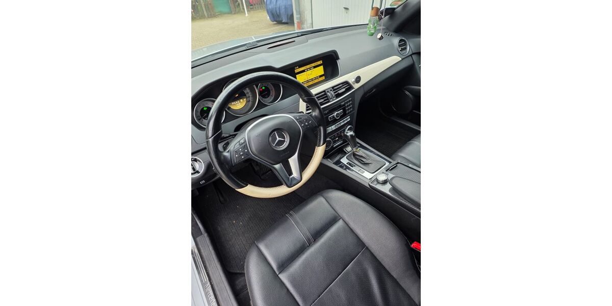 Mercedes-Benz C 250 214.942 km 11.800 &euro; krefeld 47804
