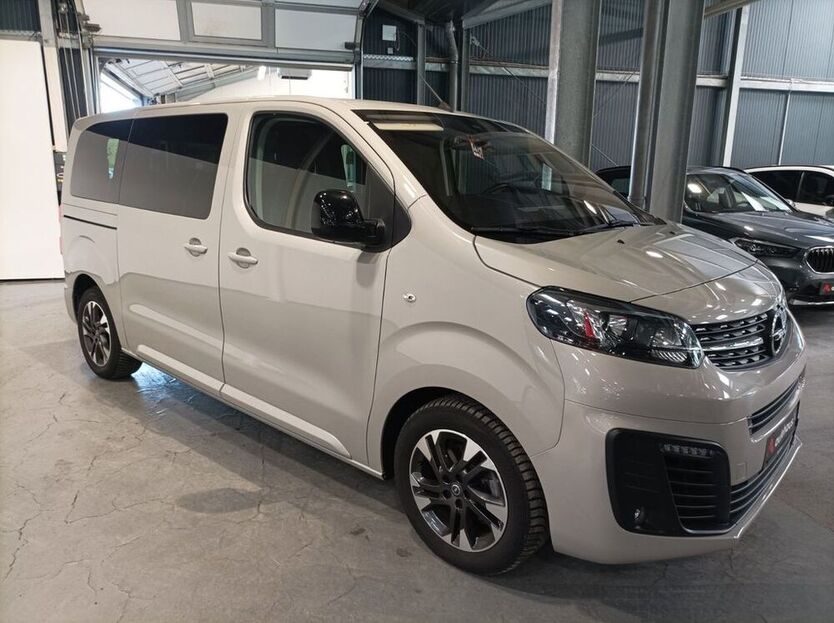 Zafira Life