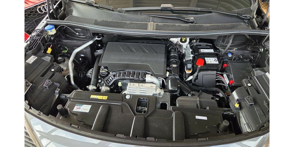 Peugeot 5008 GT 7 Sitze LED Autom. 16.678 km 24.000 &euro; Wilsdruff 01723