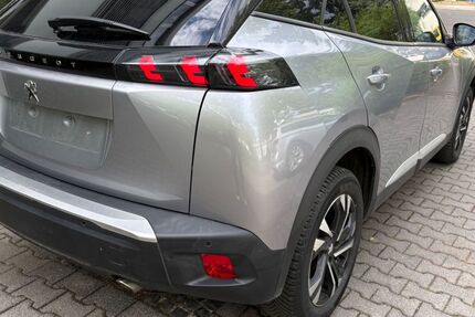 Peugeot 2008 160.038 km 12.257 &euro; Frankfurt am Main 60389