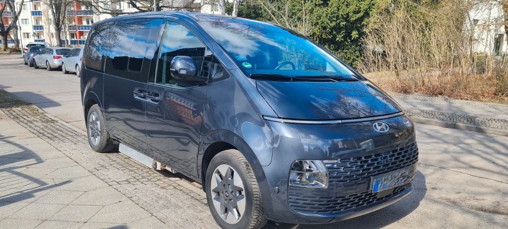 Hyundai STARIA 7.800 km 70.000 &euro; Berlin 12309