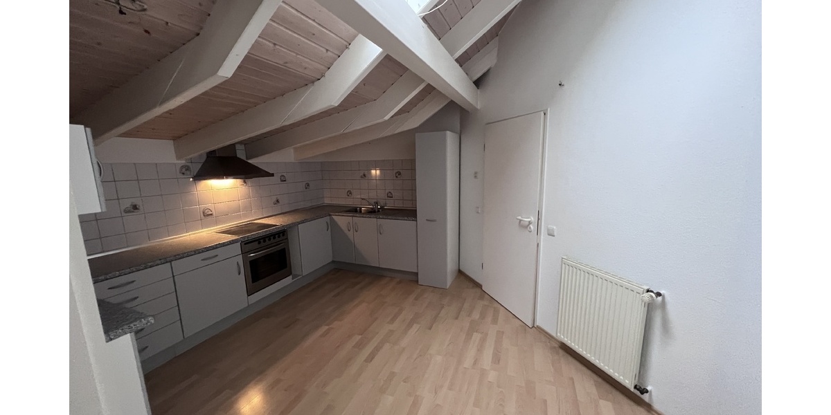 2-Zimmer-Dachgeschoss-Wohnung mit hohen Decken in Oberpleis - Dachgeschoßwohnung Königswinter Oberpleis | Angebot:26531230