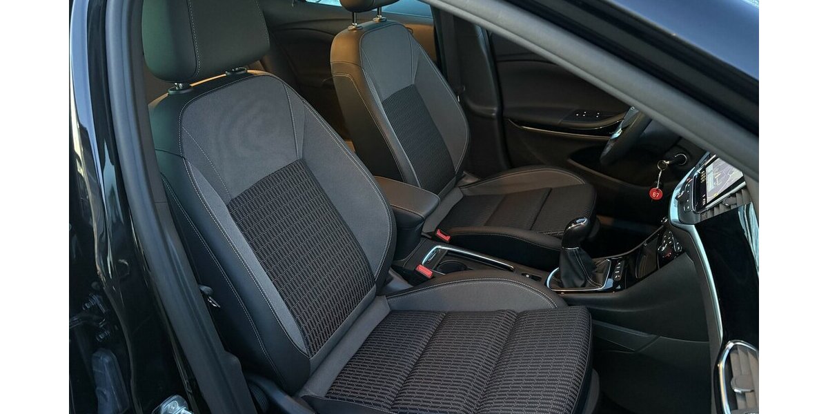 Opel Astra 1.2 K Lim. NAVI/SHZ/DAB/AHK/ACC/CARPLAY 48.063 km 14.900 &euro; Villingen-Schwenningen 78054