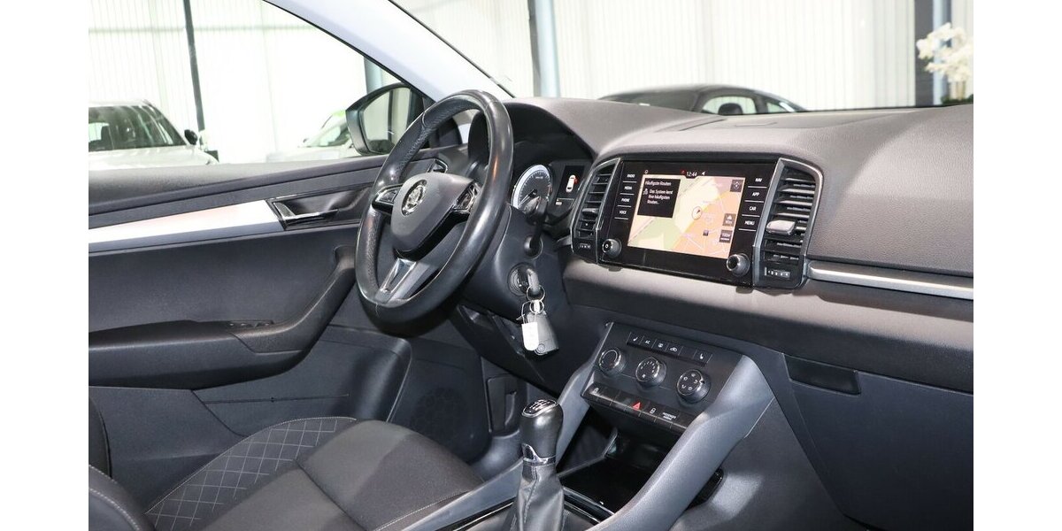 Skoda Karoq 1.5 TSI AMBITION / NAVI+APPLE+ANDROID+DAB 90.000 km 15.777 &euro; Hamm 59077