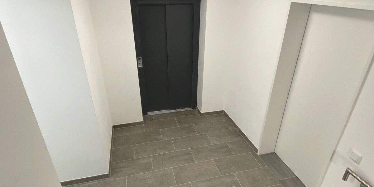 Mietwohnung im 1. OG mit Balkon und Aufzug - in Nettetal-Lobberich 2 zimmer