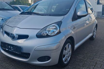 Toyota Aygo (X) 107.000 km 4.300 &euro; Wiesbaden 65187