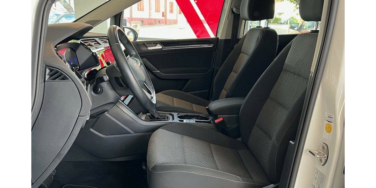 VW Touran Comfortline BMT Start-Stopp 7 Sitzer *Pano* 75.850 km 27.499 € Mainz-Kostheim 55246