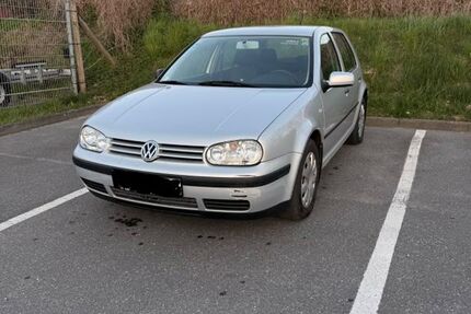 VW Golf 171.470 km 1.600 &euro; Lübeck 23558