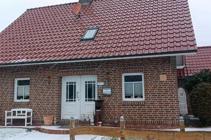 Haus Krummhörn - 7 Zimmer, 145 m&sup2;, 1.200&euro; | Angebot:25401659