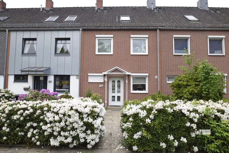 Solides Reihenmittelhaus Ideal für Familie mit 4 Personen auch für Home Office +EBK +Garage +Garten - Reihenhaus Bremen Neustadt | Angebot:26560638