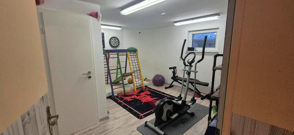 Haus mit Einliegerwohnung von privat ab 2028 7 zimmer