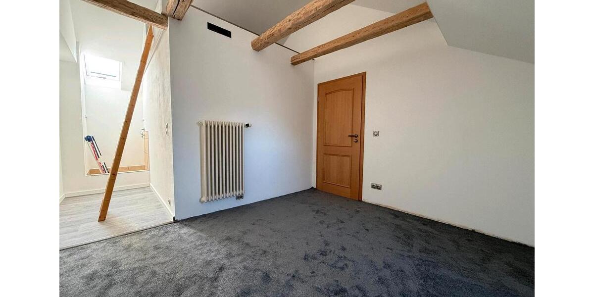 Doppelhaushälfte Treuen - 12 Zimmer, 150 m&sup2;, 180.000&euro; | Angebot:25656852