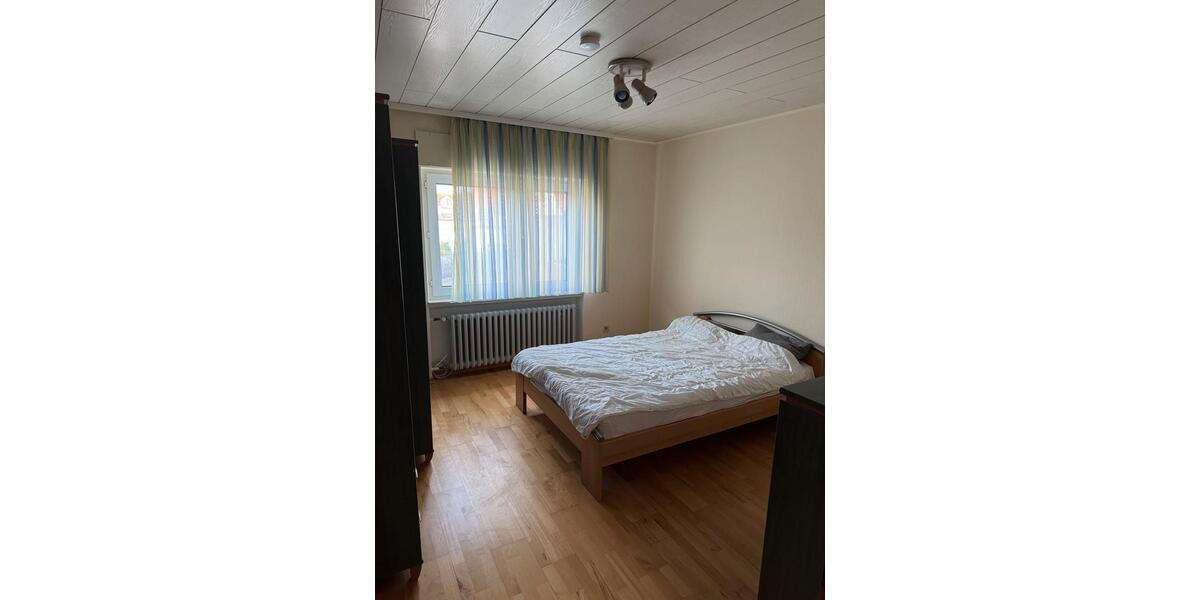 Etagenwohnung Lollar - 6 Zimmer, 135 m&sup2;, 1.150&euro; | Angebot:26349851