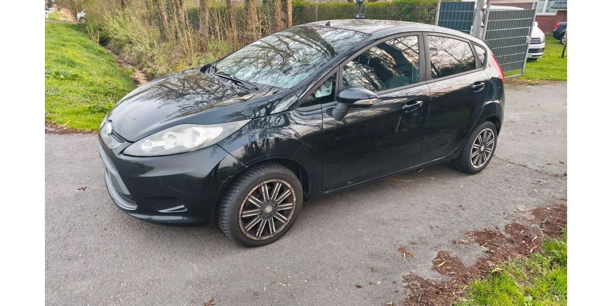 Ford Fiesta 321.599 km 1.499 &euro; Sande 26452