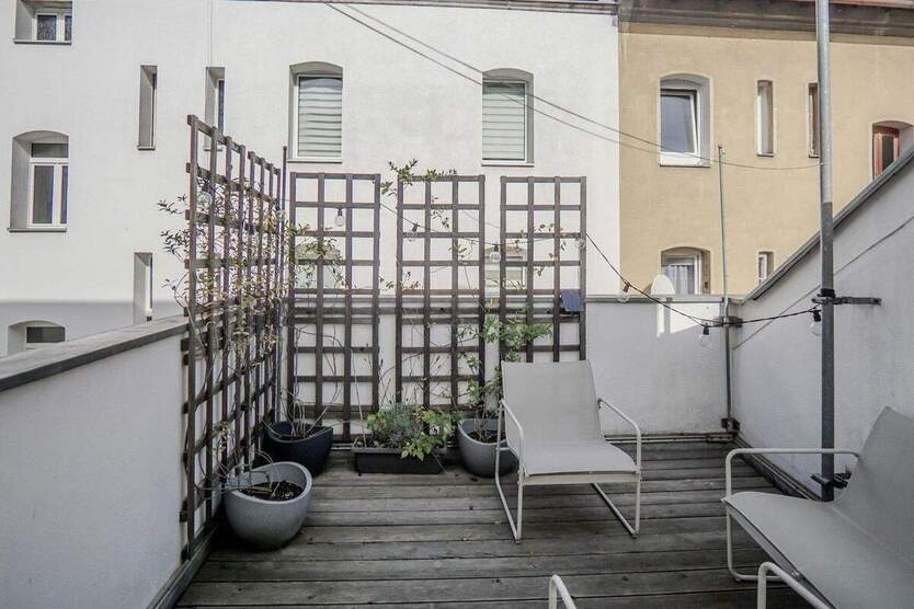 Modernes Loft mit Südbalkon & Stellplatz - Zentrale Lage in Nürnberg 5 zimmer