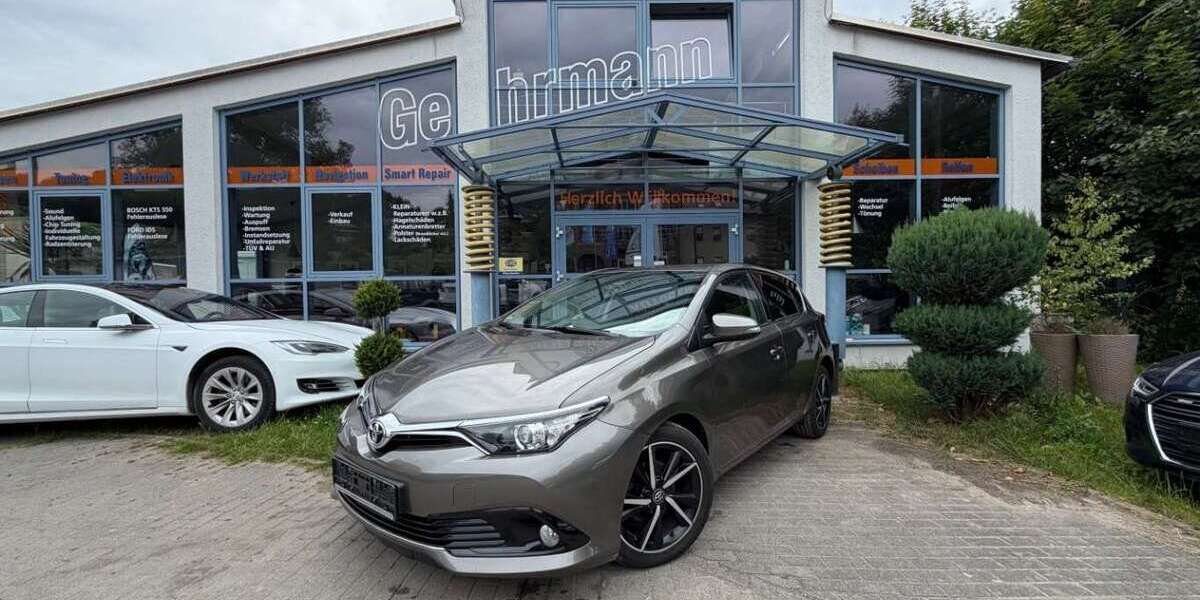 Toyota Auris 98.700 km 9.999 &euro; Rudolstadt 07407