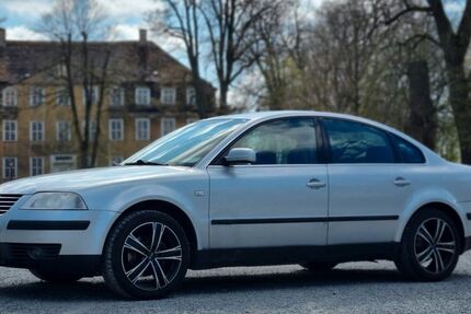 VW Passat 280.000 km 2.500 &euro; Höxter 37671