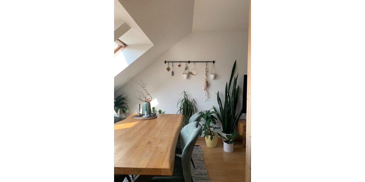 Dachgeschoßwohnung Uffenheim - 3 Zimmer, 79 m&sup2;, 610&euro; | Angebot:26303068