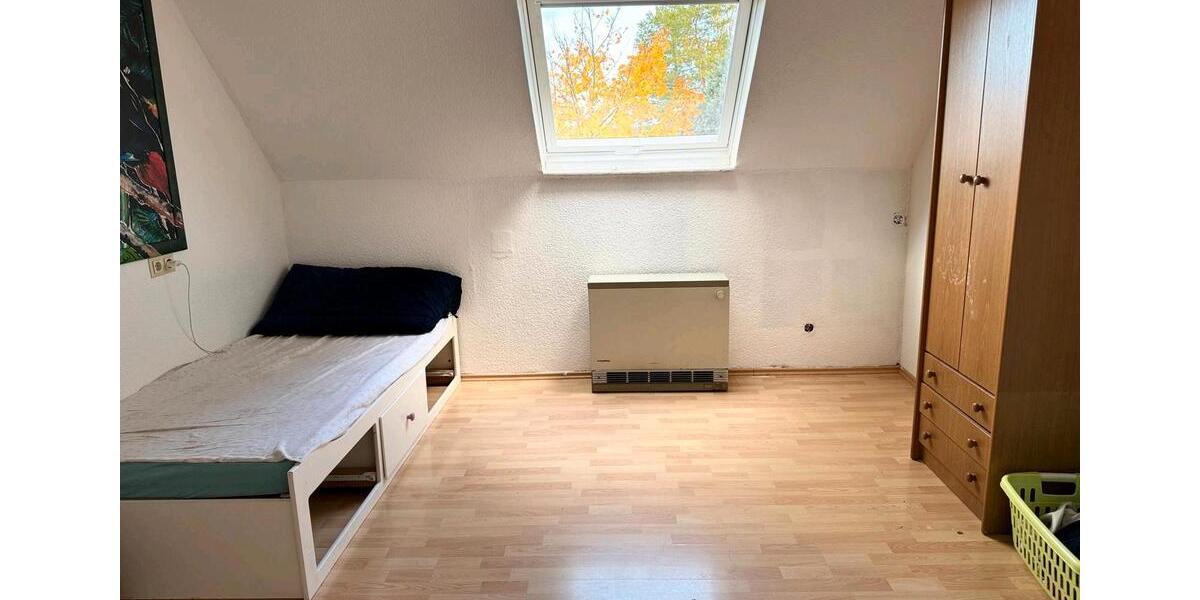 Etagenwohnung Ammerbuch - 7 Zimmer, 15 m&sup2;, 450&euro; | Angebot:24491915