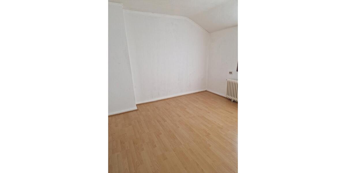 Dachgeschoßwohnung Bremen Findorff - 2.5 Zimmer, 53 m&sup2;, 180.000&euro; | Angebot:26124171