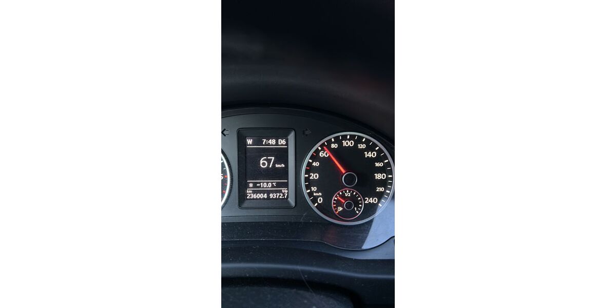 VW Tiguan 236.000 km 8.500 &euro; Bergen 83346