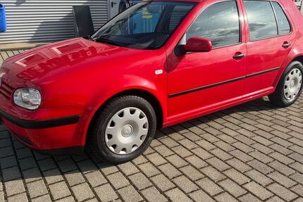 VW Golf 131.000 km 2.900 &euro; Homberg / Efze 34576