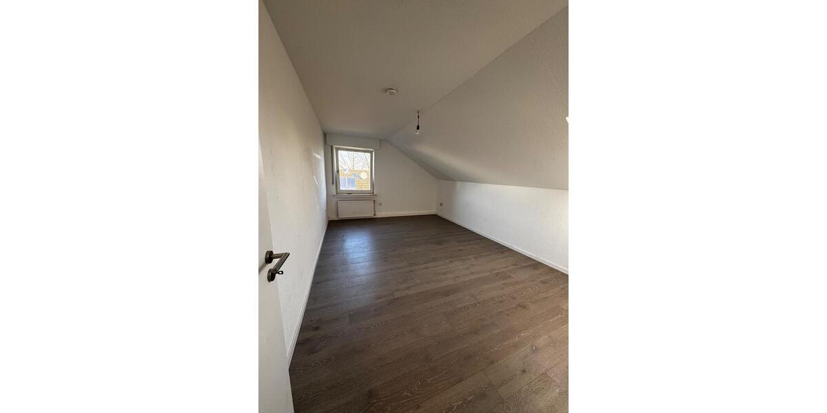Gemütliche 60 m² Dachgeschosswohnung (2. OG) in Anröchte 3 zimmer