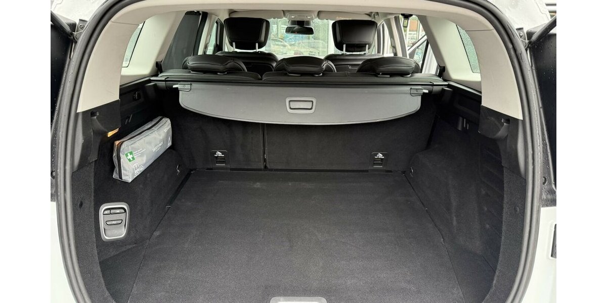 Renault Scenic IV GRAND INTENS/RELAX-PAKET/NAVIGATION 52.745 km 12.900 &euro; Villingen-Schwenningen 78054