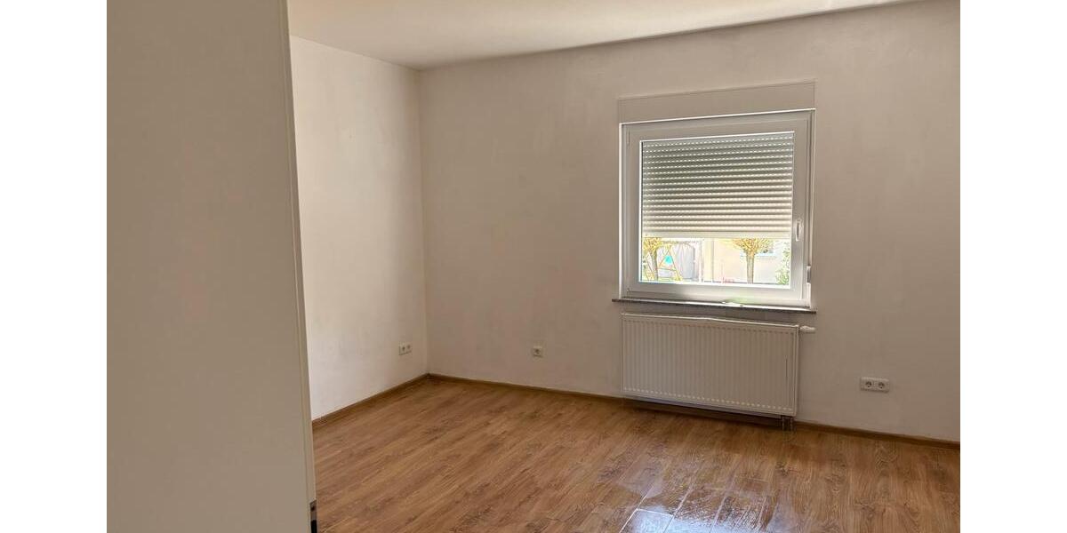Erdgeschoßwohnung Bebra - 3 Zimmer, 83 m&sup2;, 650&euro; | Angebot:26407532