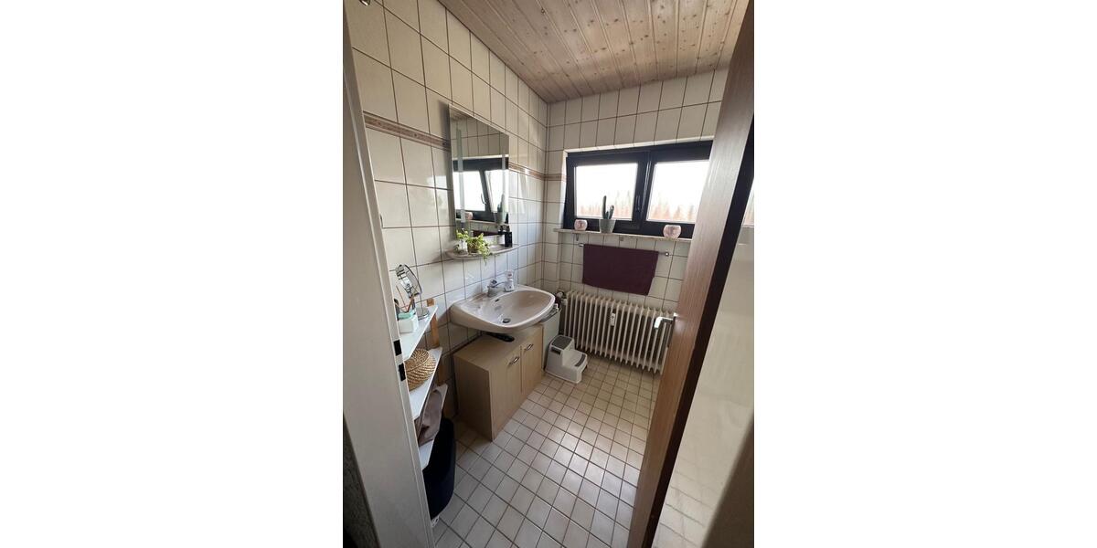 Dachgeschoßwohnung Villingen-Schwenningen Schwenningen - 4 Zimmer, 72 m&sup2;, 185.000&euro; | Angebot:26373546