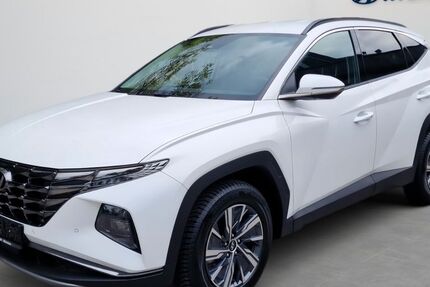Hyundai TUCSON 12.250 km 30.580 &euro; München 81825
