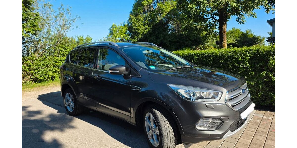 Ford Kuga 73.300 km 12.990 &euro; Unterhaching 82008