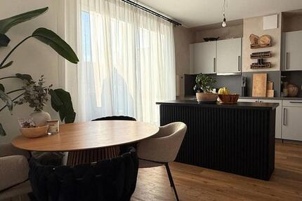 Große 4-Zimmer-Neubauwohnung mit EBK und BALKON 4 zimmer