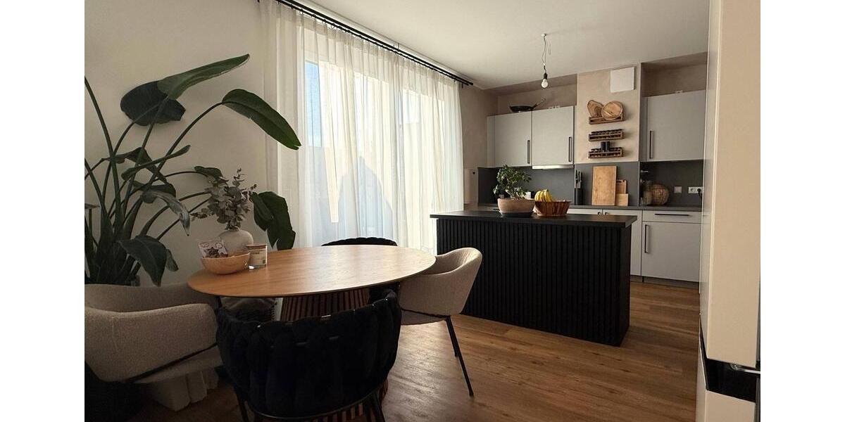 Große 4-Zimmer-Neubauwohnung mit EBK und BALKON 4 zimmer