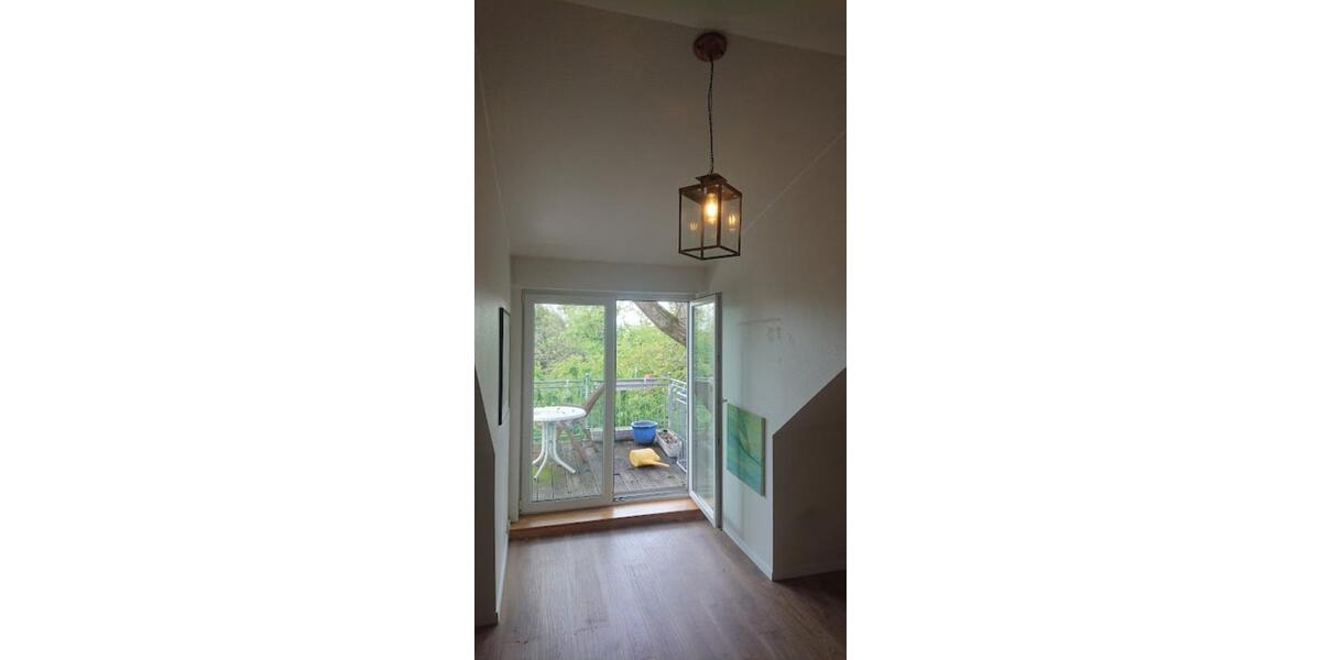 Dachgeschoßwohnung Schöneck - 4 Zimmer, 94 m&sup2;, 1.150&euro; | Angebot:25354710