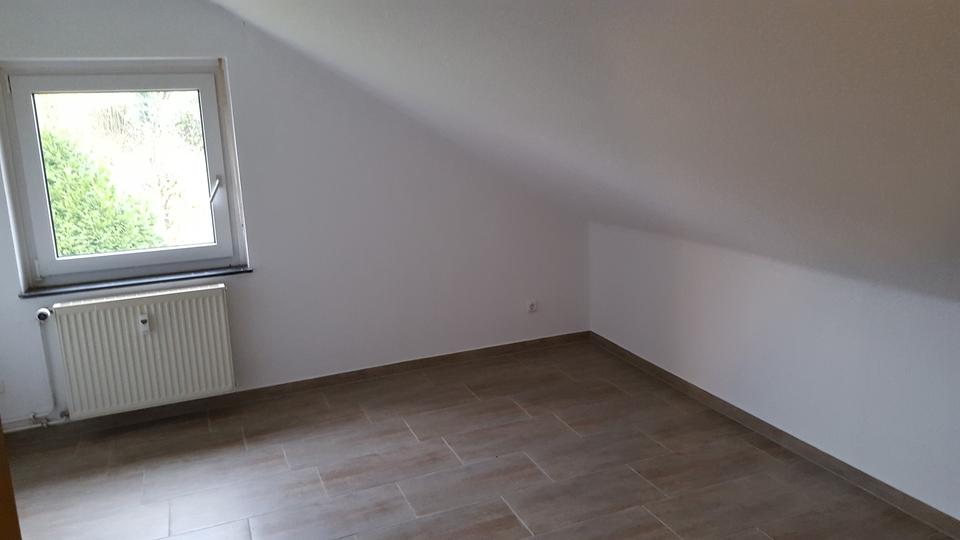 Dachgeschoßwohnung Sinntal - 1.5 Zimmer, 49 m&sup2;, 380&euro; | Angebot:25720956