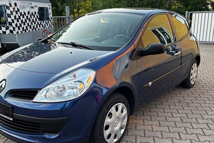 Renault Clio 133.870 km 2.480 &euro; Schmalkalden 98574