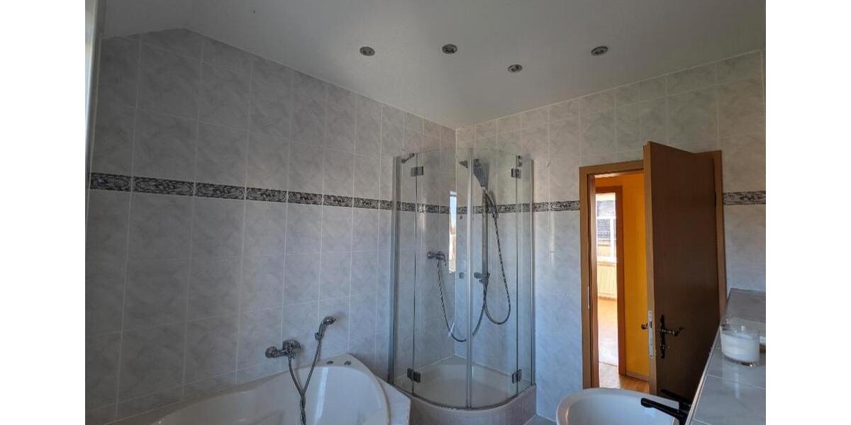 Mehrfamilienhaus, Wohnhaus Weißenfels - 8 Zimmer, 230 m&sup2;, 211.000&euro; | Angebot:26971203