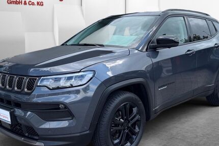 Jeep Compass 61.771 km 24.990 € Lübeck 23554