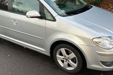 VW Touran 223.514 km 4.300 € Bonn 53177